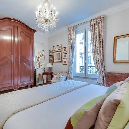 Luxury Louis Xiv Flat - Louvre Apartment